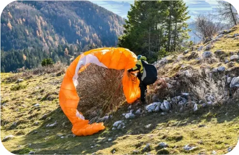 فرودهای پرخطر برای اسکای‌دایورها: راهنمای کامل برای مدیریت موقعیت‌های اضطراری